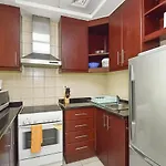 Budget Studio Apt Near Metro & Mall - Med64