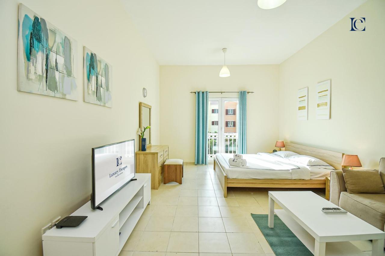 Budget Studio Apt Near Metro & Mall - Med64 Dubai