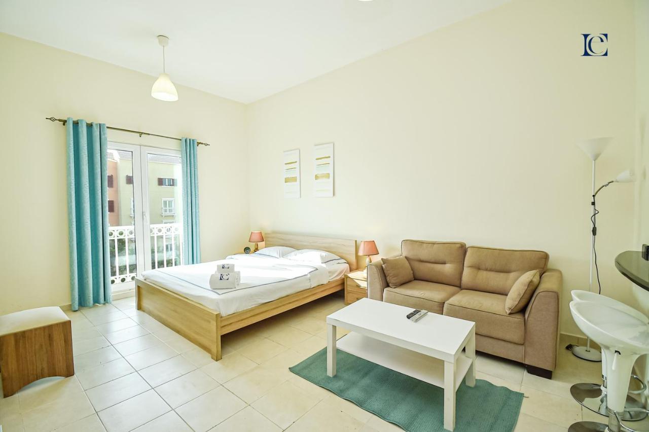 Budget Studio Apt Near Metro & Mall - Med64 Apartment Dubai