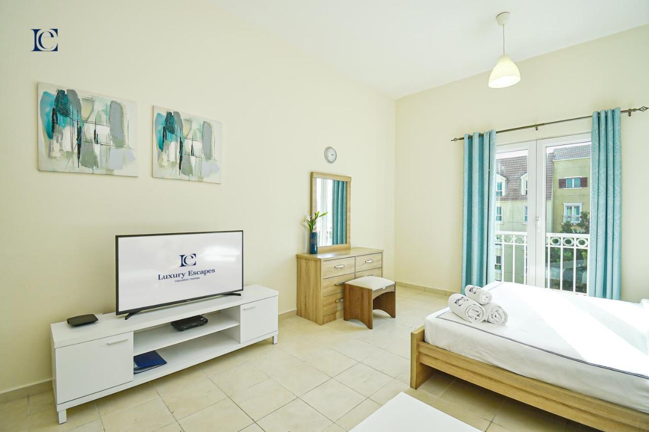 Budget Studio Apt Near Metro & Mall - Med64 Dubai