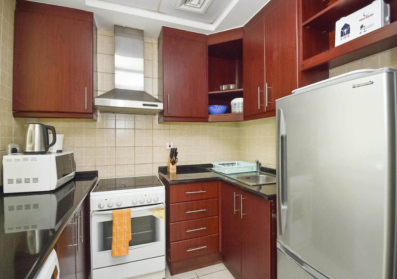 Budget Studio Apt Near Metro & Mall - Med64 Dubai