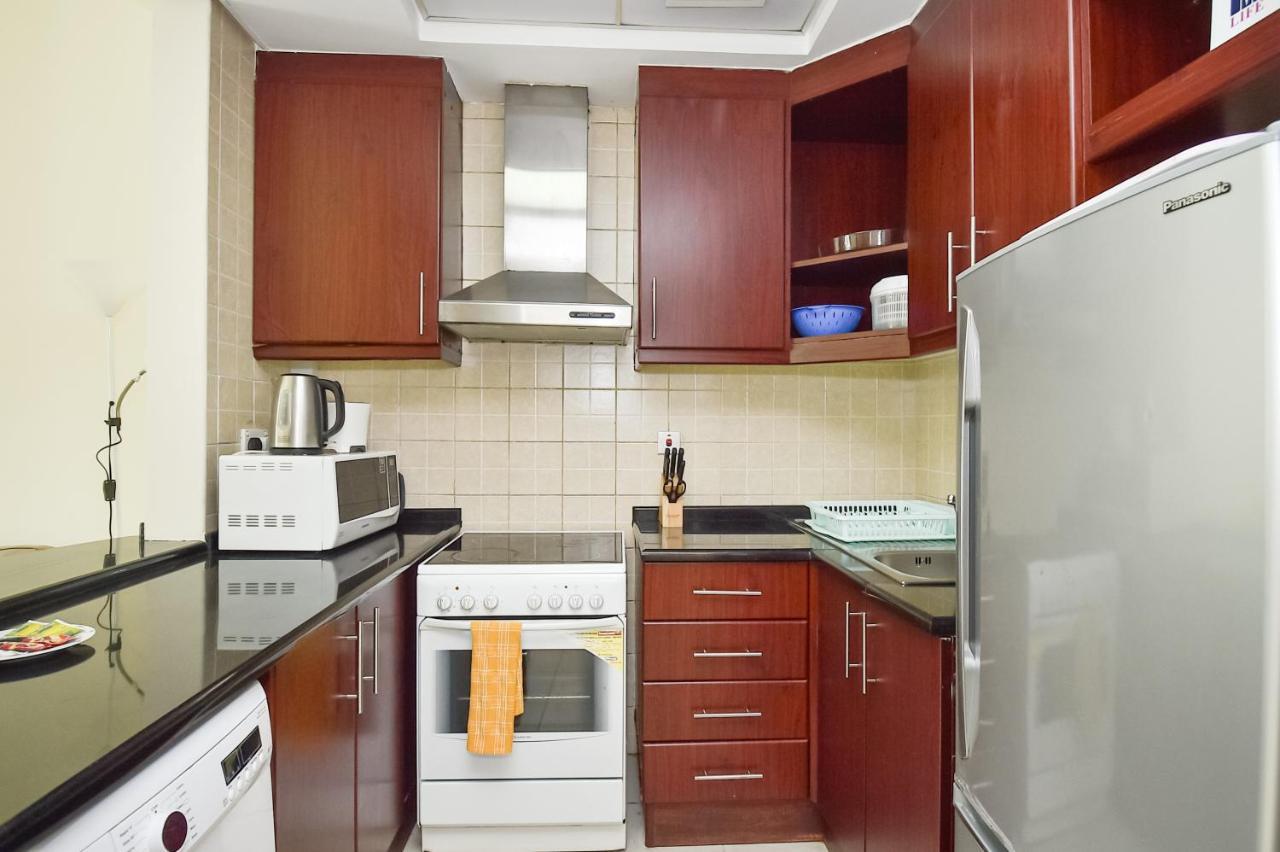 Budget Studio Apt Near Metro & Mall - Med64 *